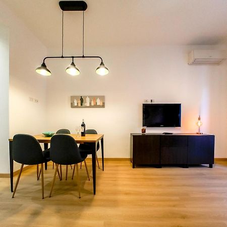 Chic Modern 2-Bedroom Near Metro Rome Bagian luar foto